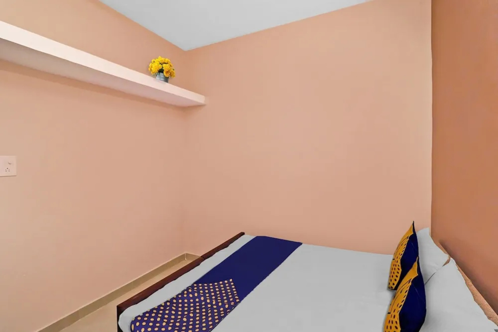 SPOT ON 37467 Shivram Hotel