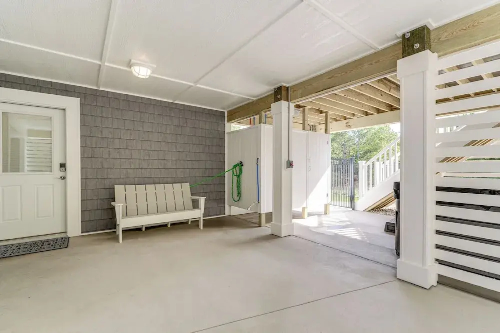 Walk to Beach: Southern Shores Retreat w/ Hot Tub