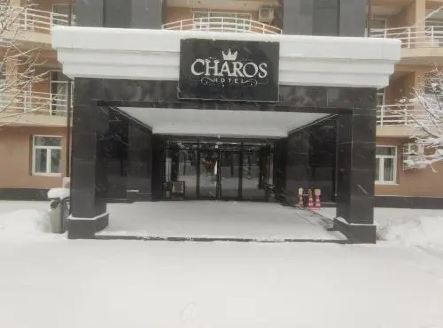 Charos Deluxe Resort & Spa