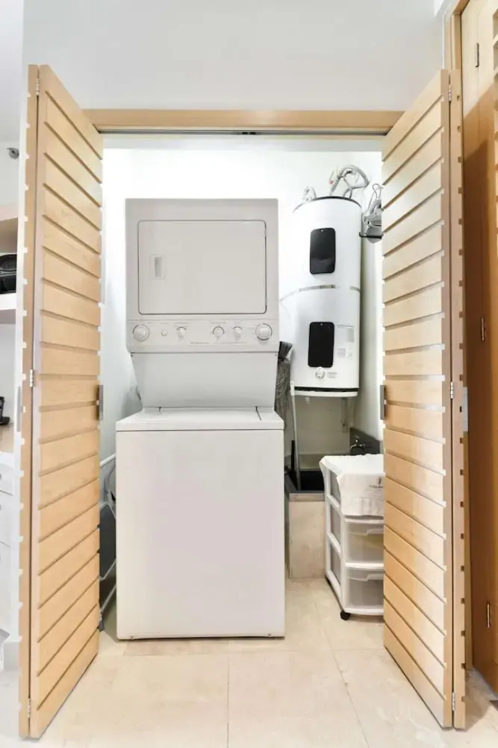 Luxury Private Resort 2-br 2-wr Condo w Breath Taking Lake Views