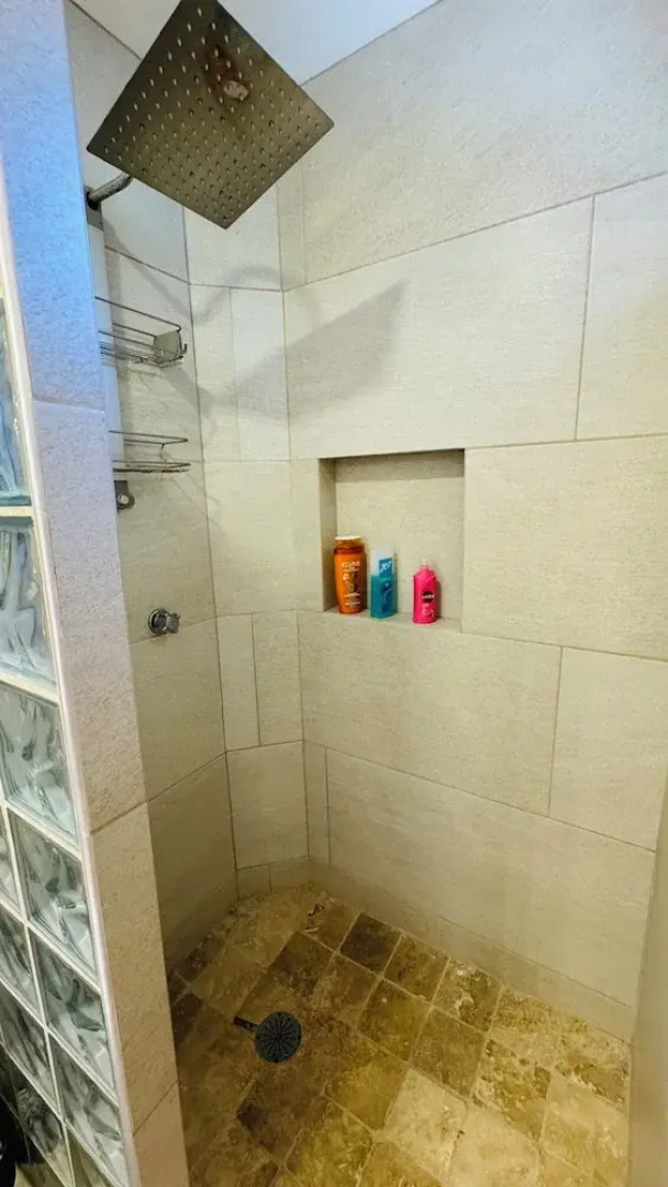 Ajijic Modern 1 Bedroom Guesthouse -patio - BBQ - Bikes - Gym - Pickleball Court