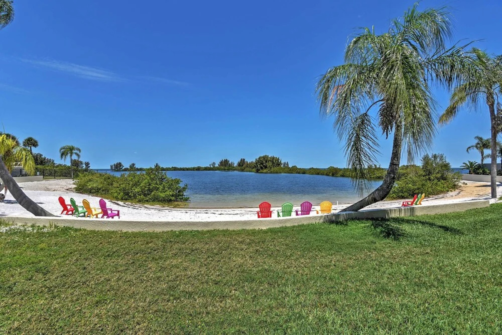 Upscale Gulf Front Hudson Condo w/ Pool