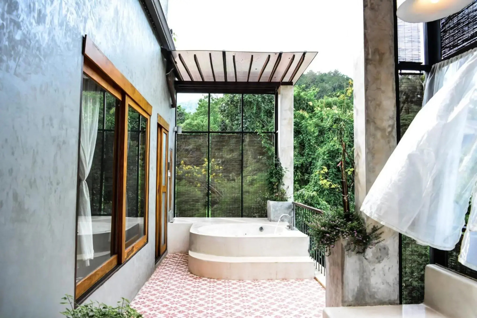 Proud Phu Fah Maerim