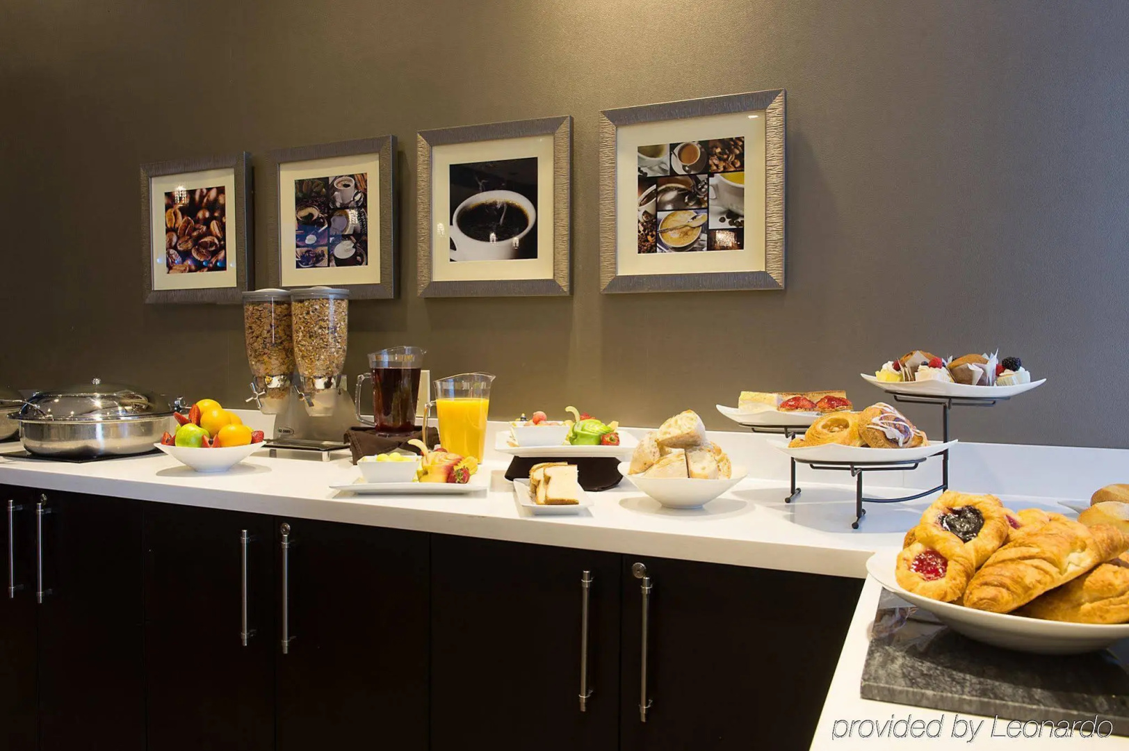 Holiday Inn Hotel & Suites Mississauga by IHG
