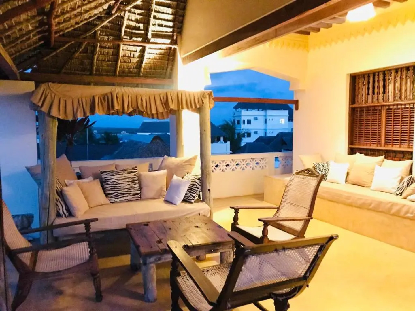 Msafini MangoTop Roof Hotel