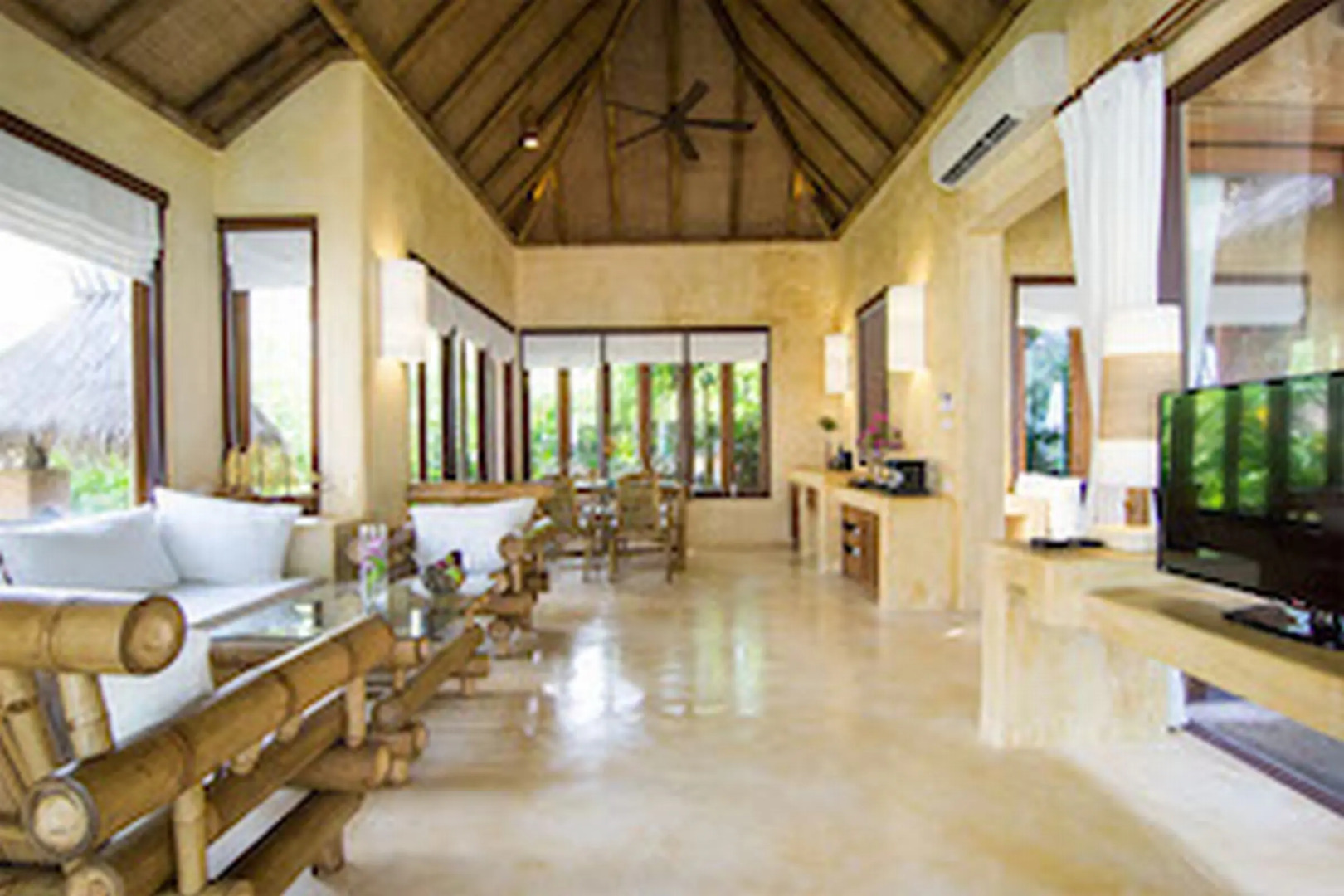 High Season Pool Villa & Spa