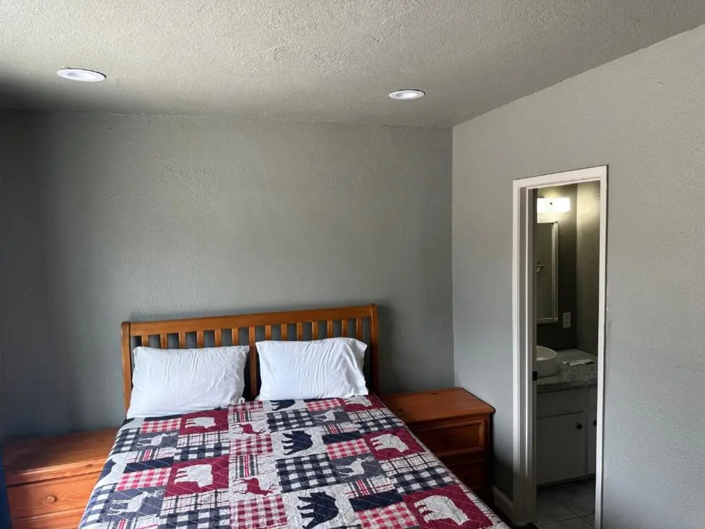 Mountain Trail Lodge & Vacation Rentals