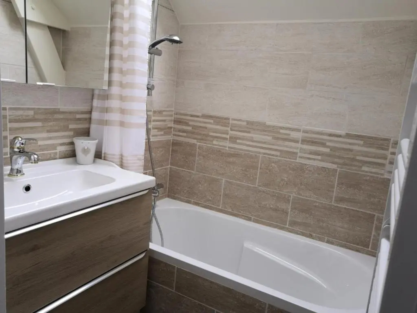 Appartement fonctionnel et chaleureux proche mer