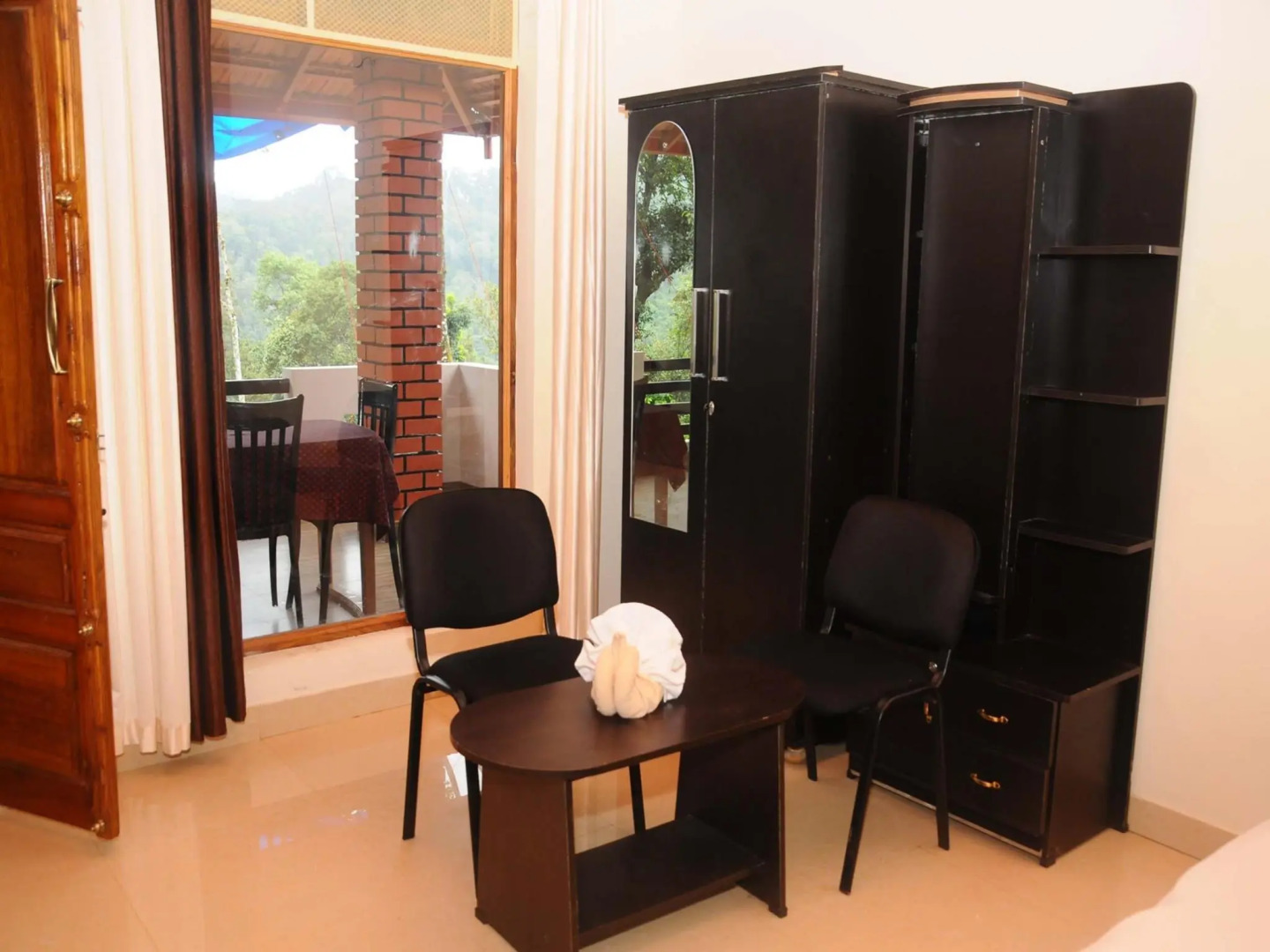 La Flora Jungle Hill Resort - Coorg