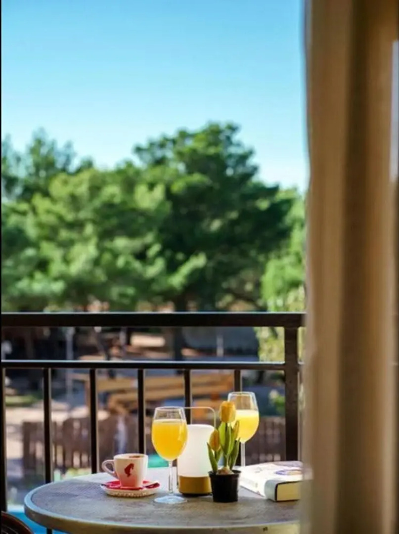 Unique Pool View Room With Breakfast Included