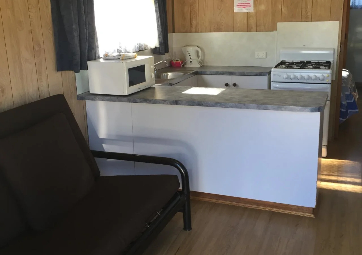 Hillcrest Tourist Park Cabin