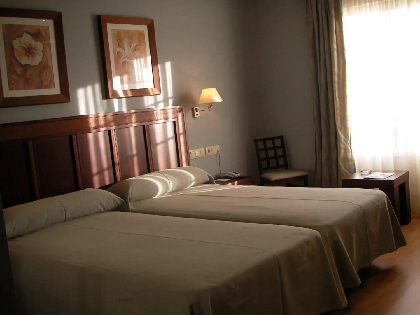 Hotel Santiago de León