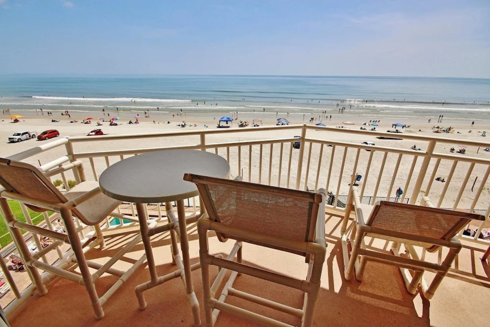 Daytona White Surf 405 Apartment 2