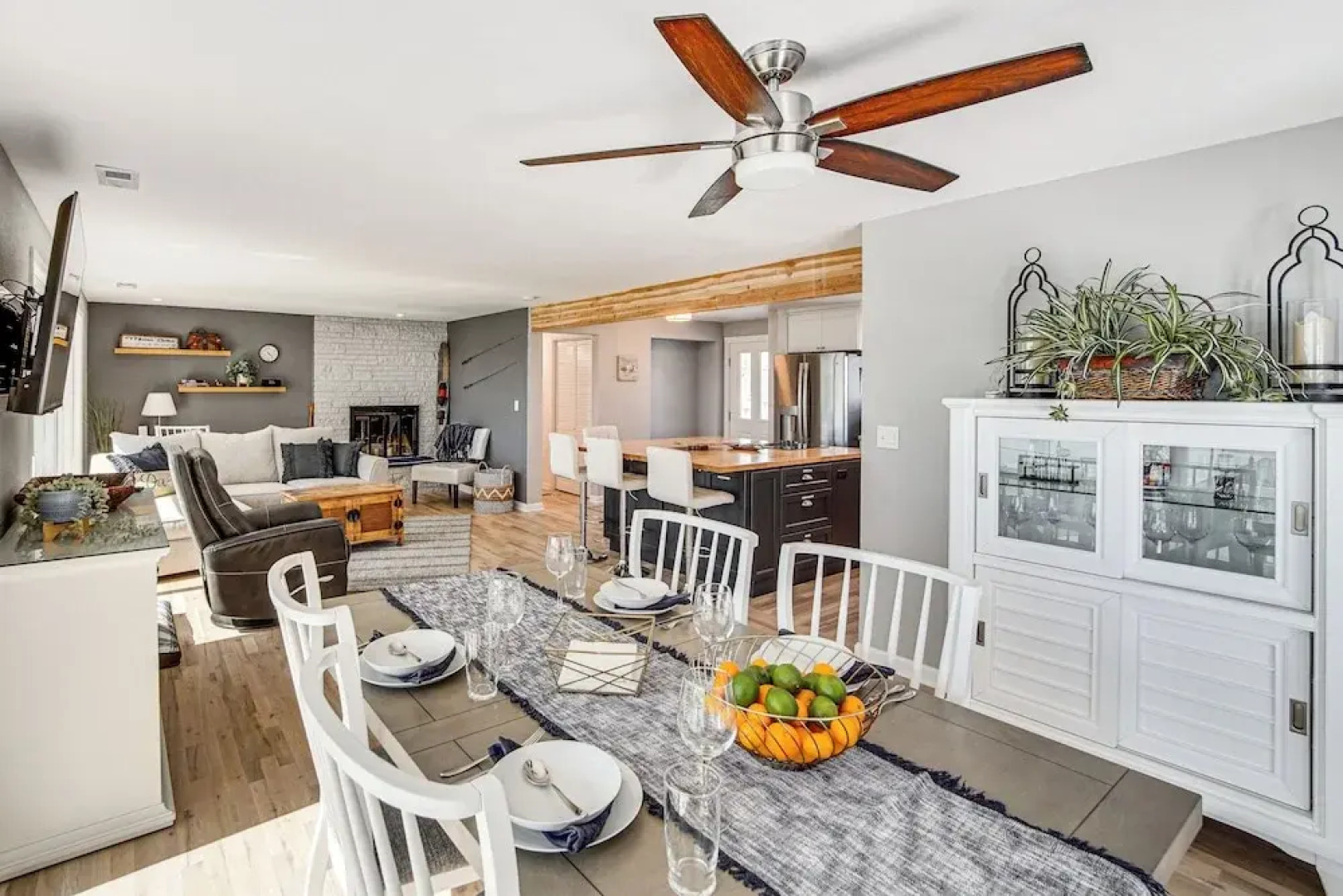 Hunting & Fishing Trip Base Camp on Moses Lake!