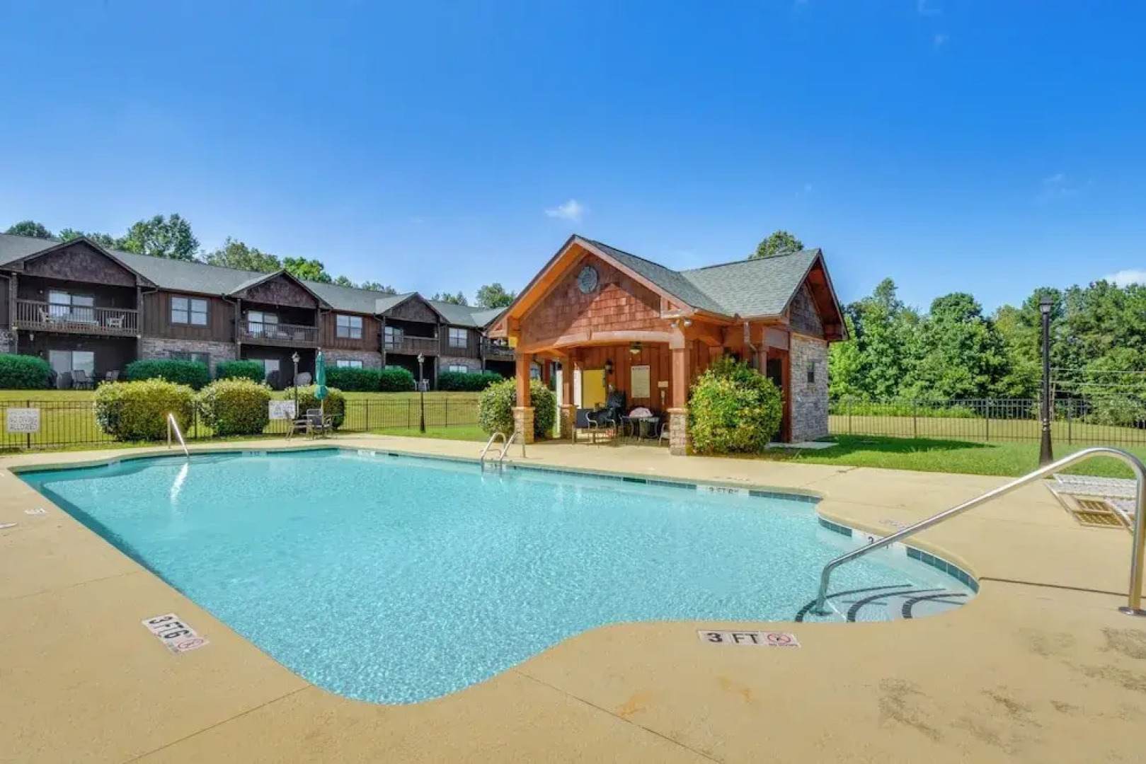 Scenic Outdoor Space: Lake Keowee Retreat!