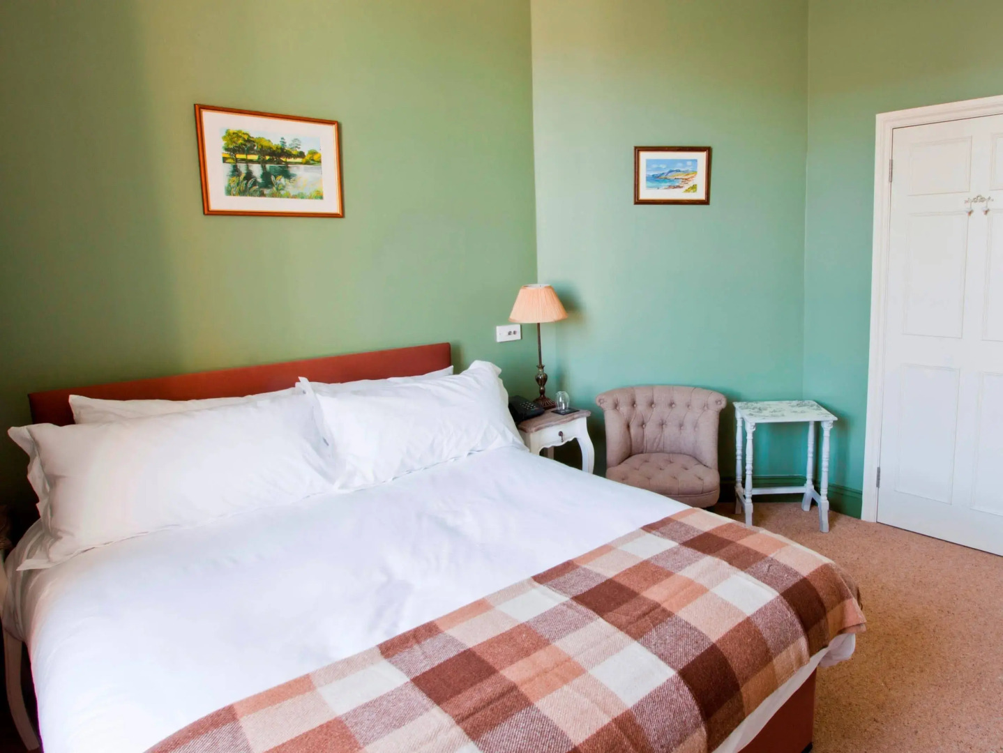 Buccleuch and Queensberry Arms Hotel