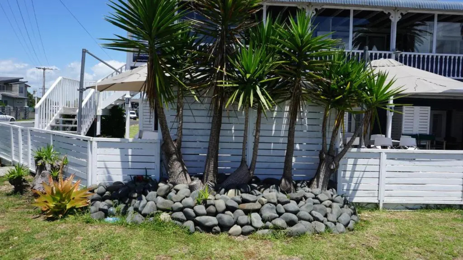 Nana Glads Beachfront Accommodation Whitianga
