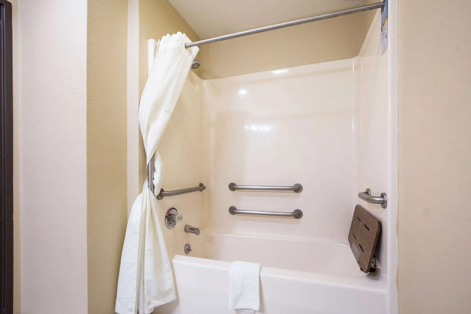 Quality Inn & Suites Caseyville - St. Louis