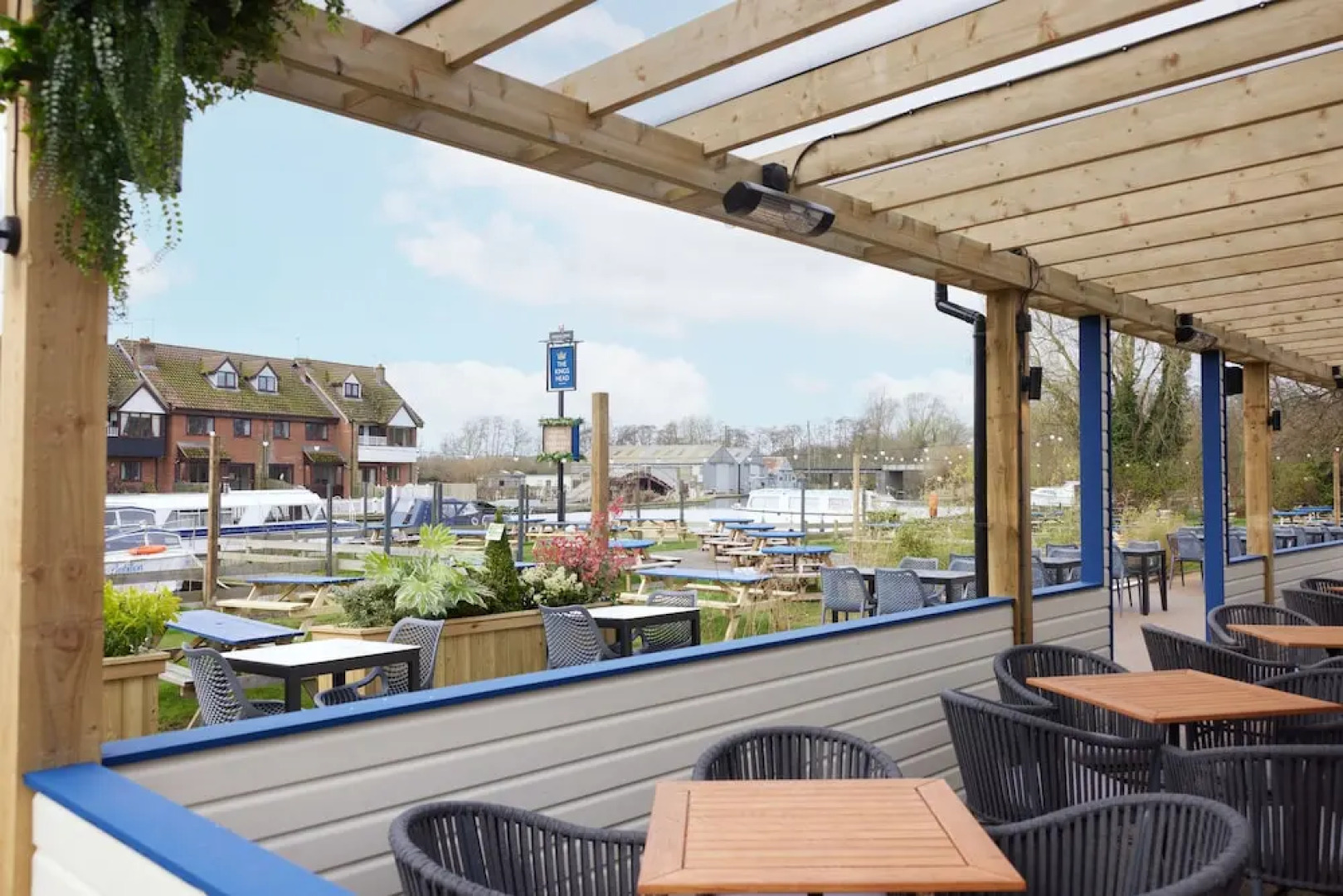 Kings Head Hotel by Greene King Inns