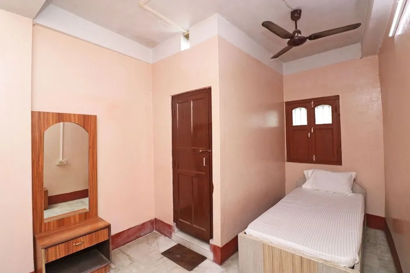 Spot On 41656 Hotel Maruti Spot