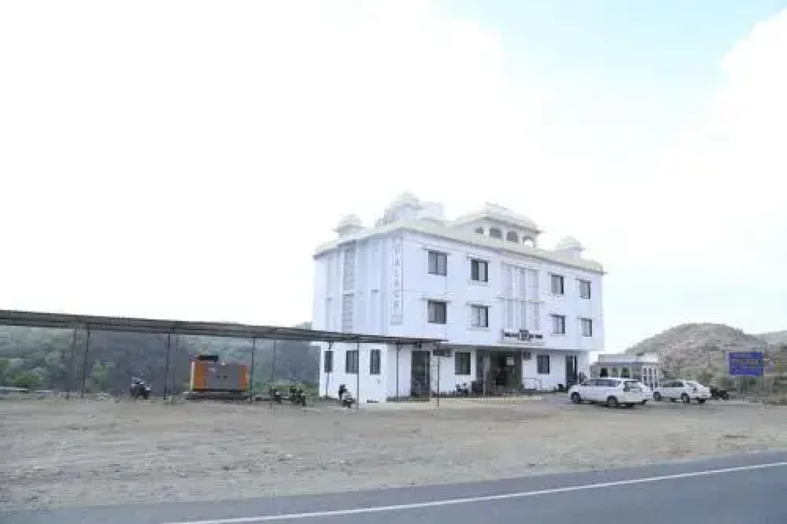 Hotel Palace on the way