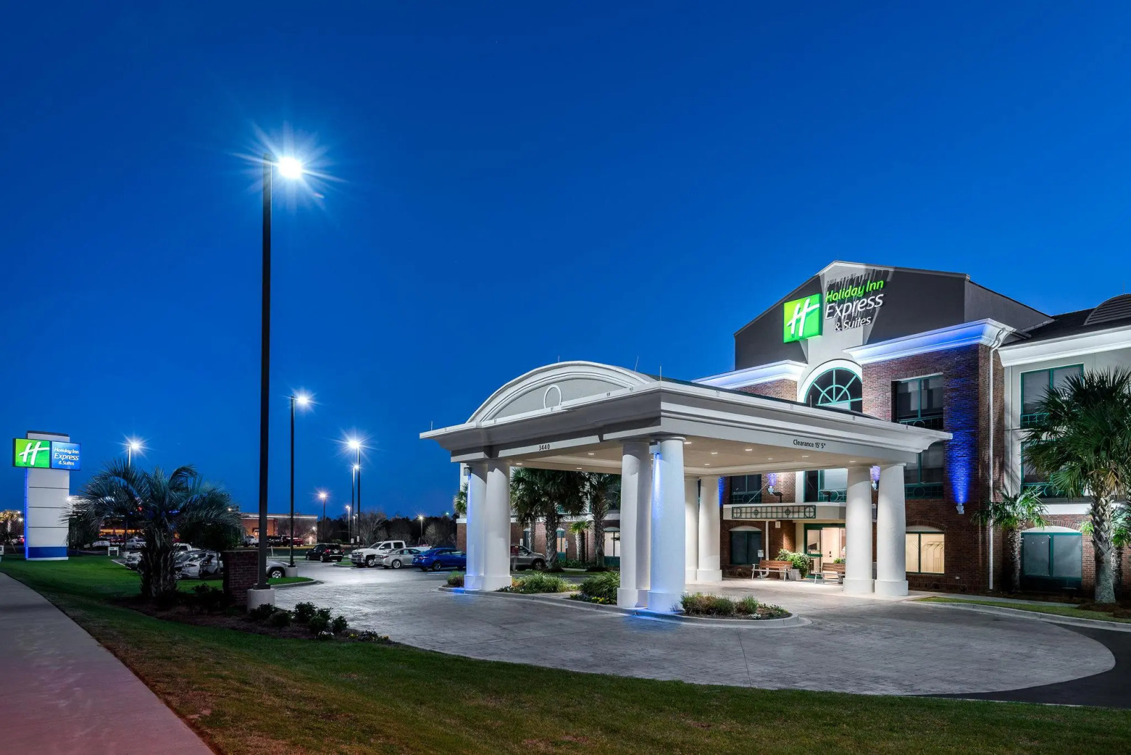 Holiday Inn Express & Suites Florence I-95 & I-20 Civic Ctr by IHG