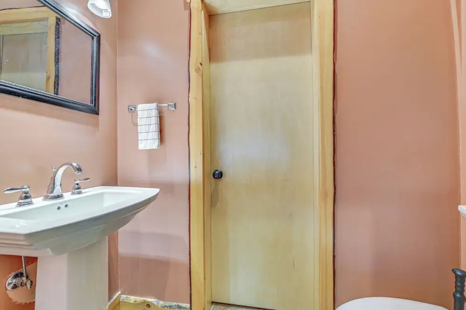 Chestertown Retreat w/ Fire Pit, Near Gore Mtn!