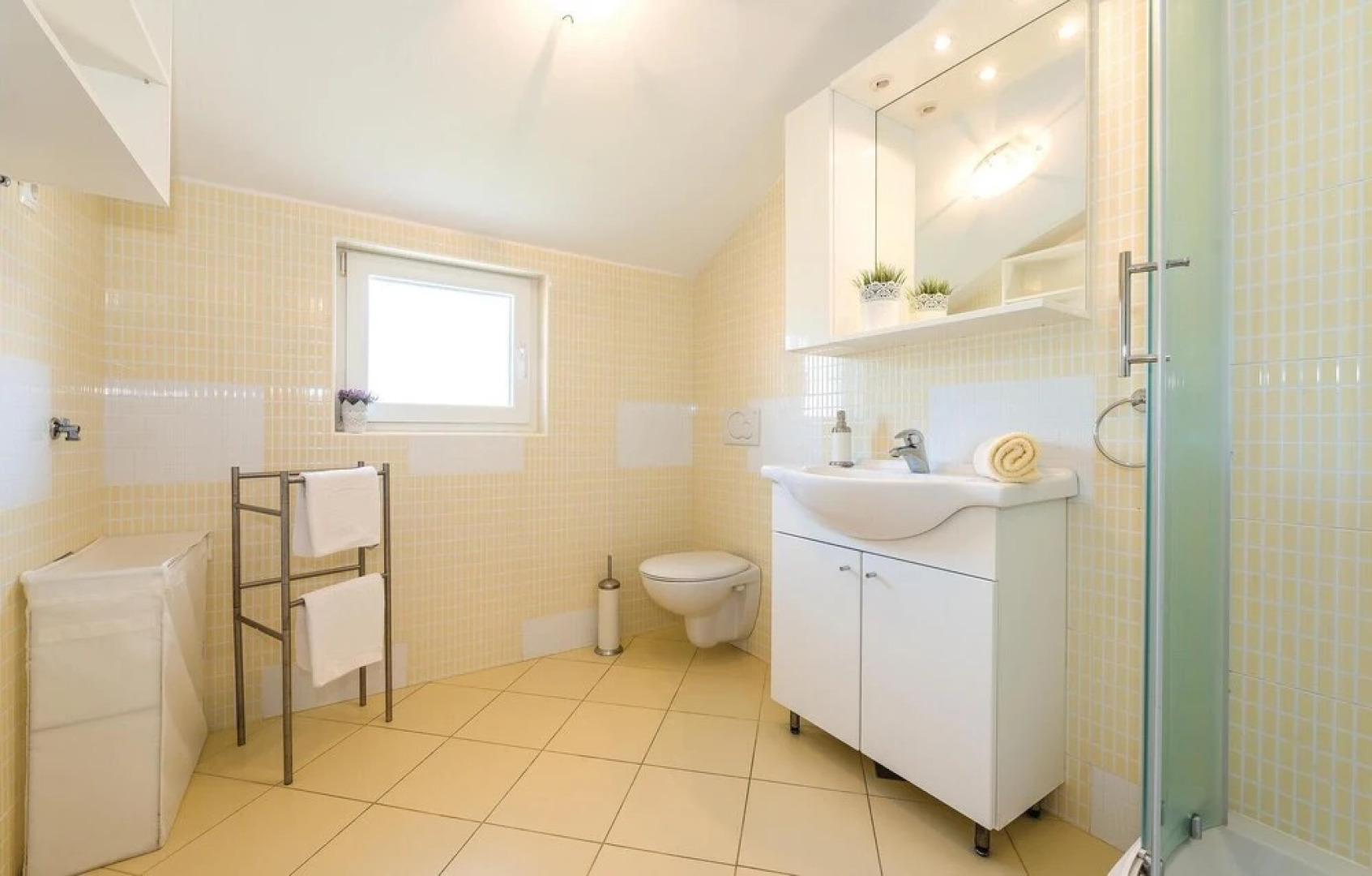 Amazing Home in Vodice With Wifi, 3 Bedrooms and Sauna