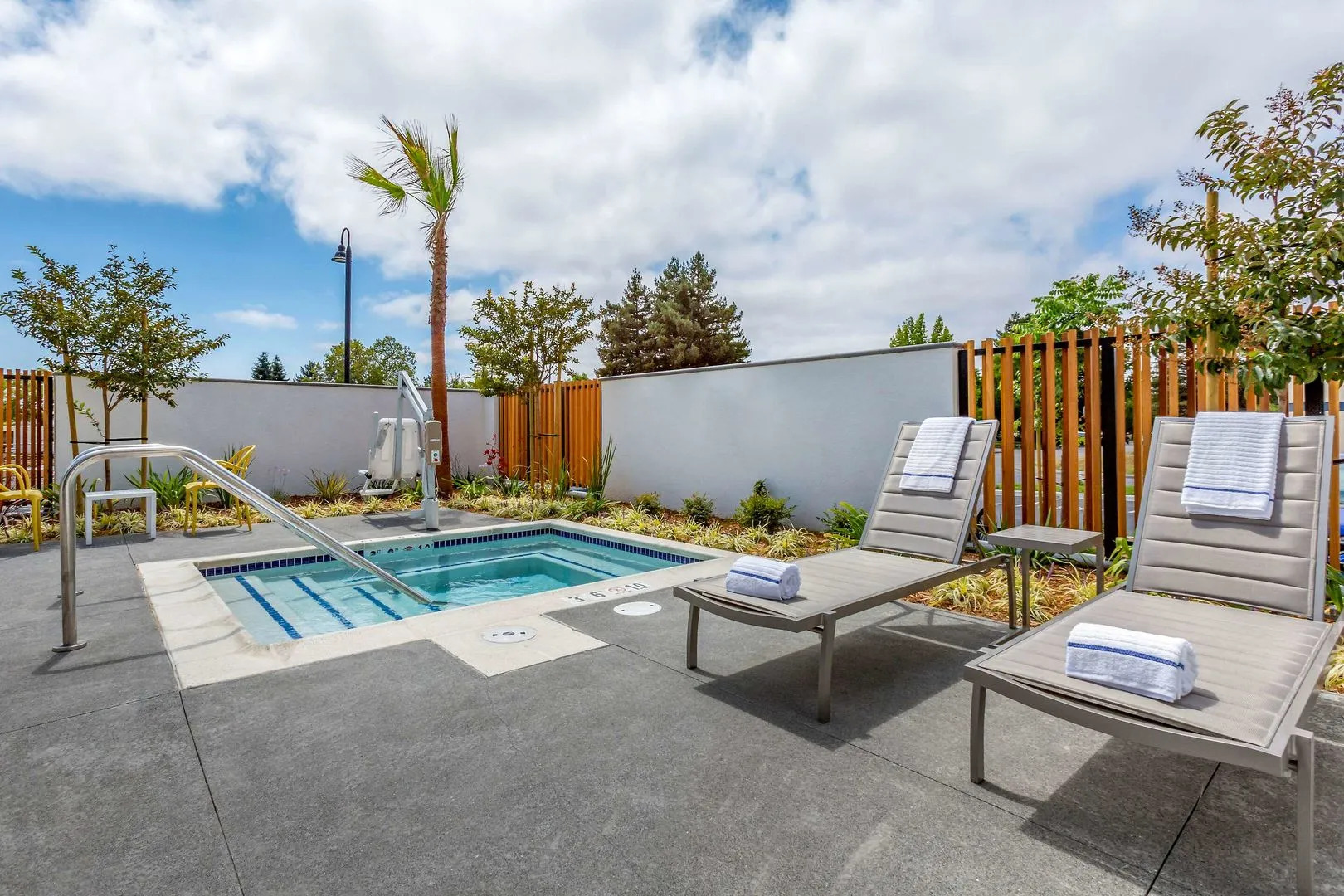 Hotel Centro Sonoma Wine Country, Tapestry Collection Hilton