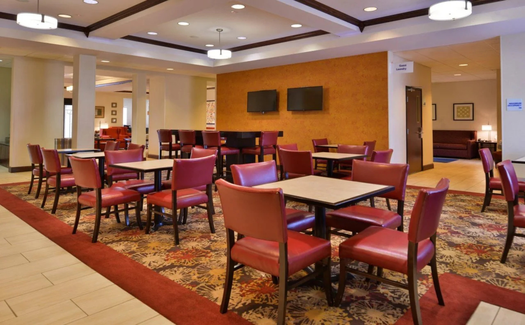 Holiday Inn Express Hotel & Suites Pittsburg by IHG