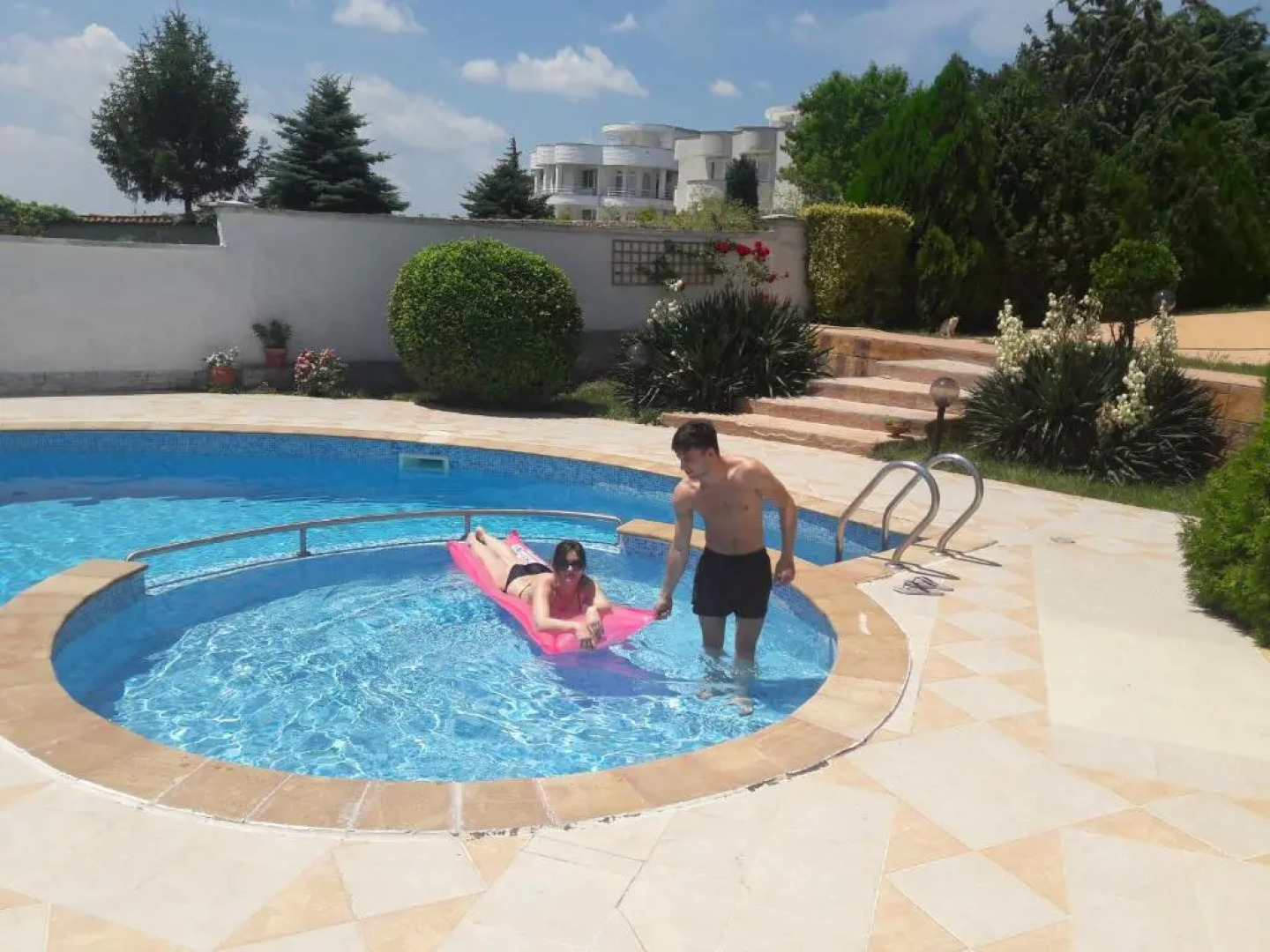 Villa Byala Grape House