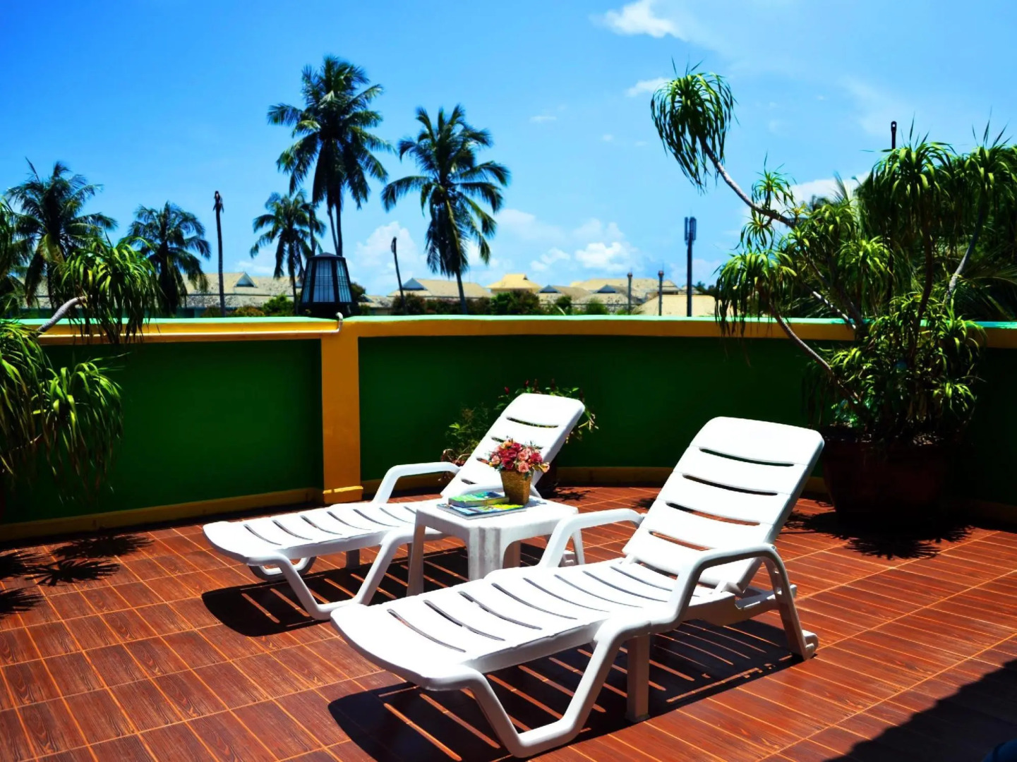 Sairougn Seaview Hotel