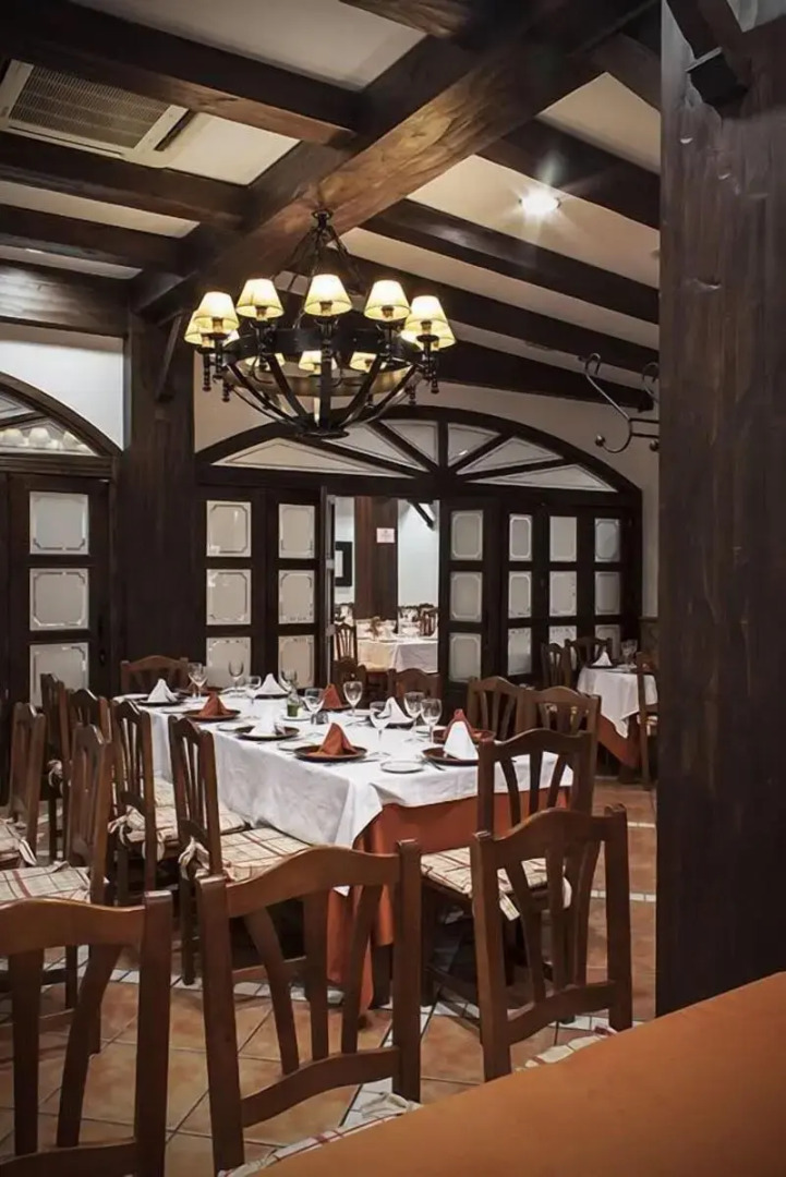 Hotel Asador Albenzaire