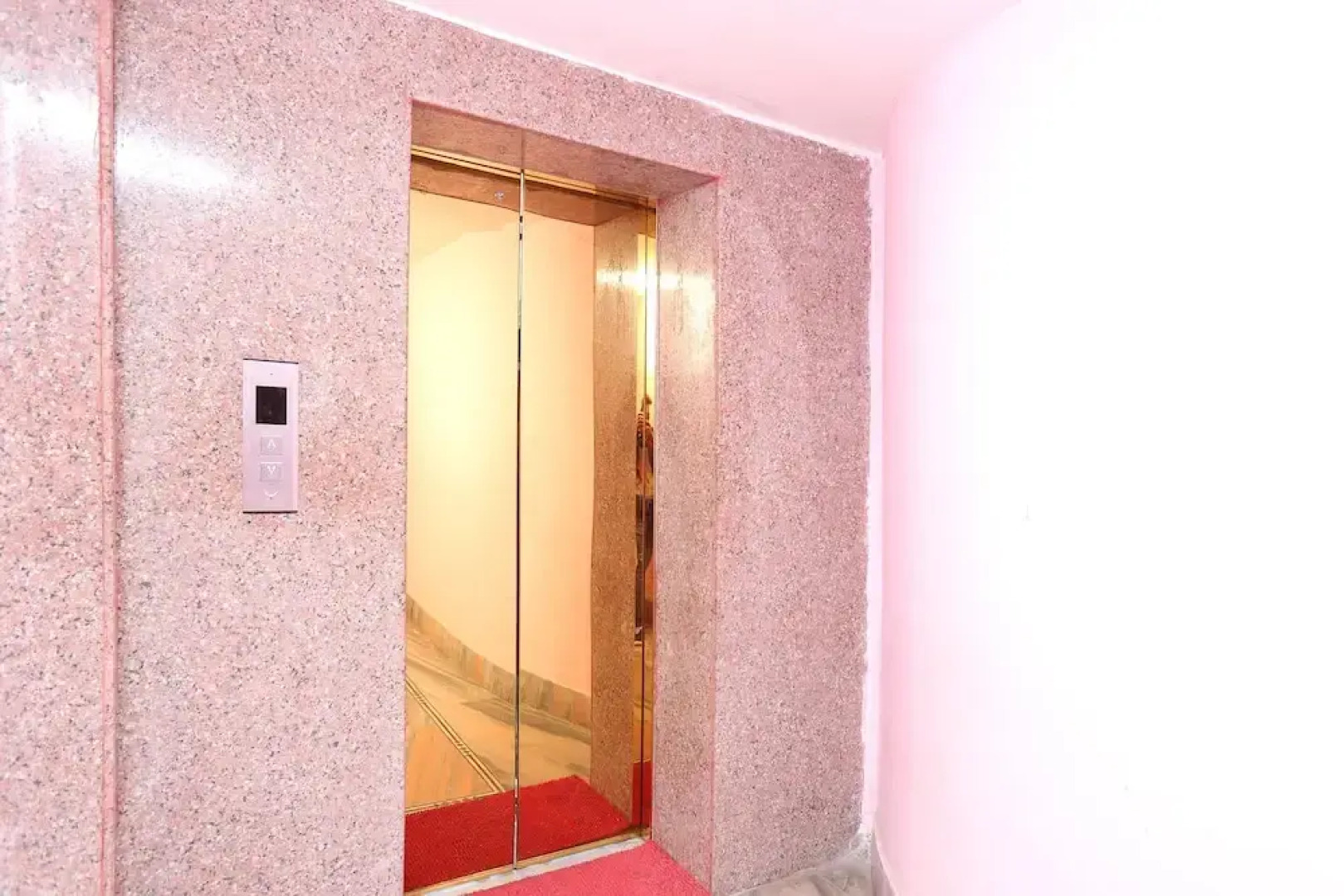 Hotel Benjamin by OYO Rooms