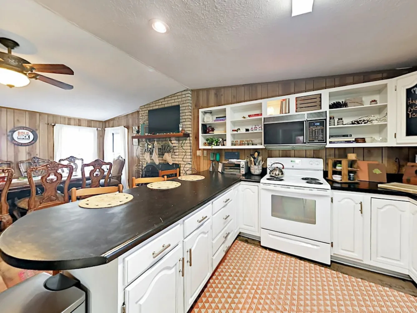 Unique Getaway Near National Forest - 4 Br Home