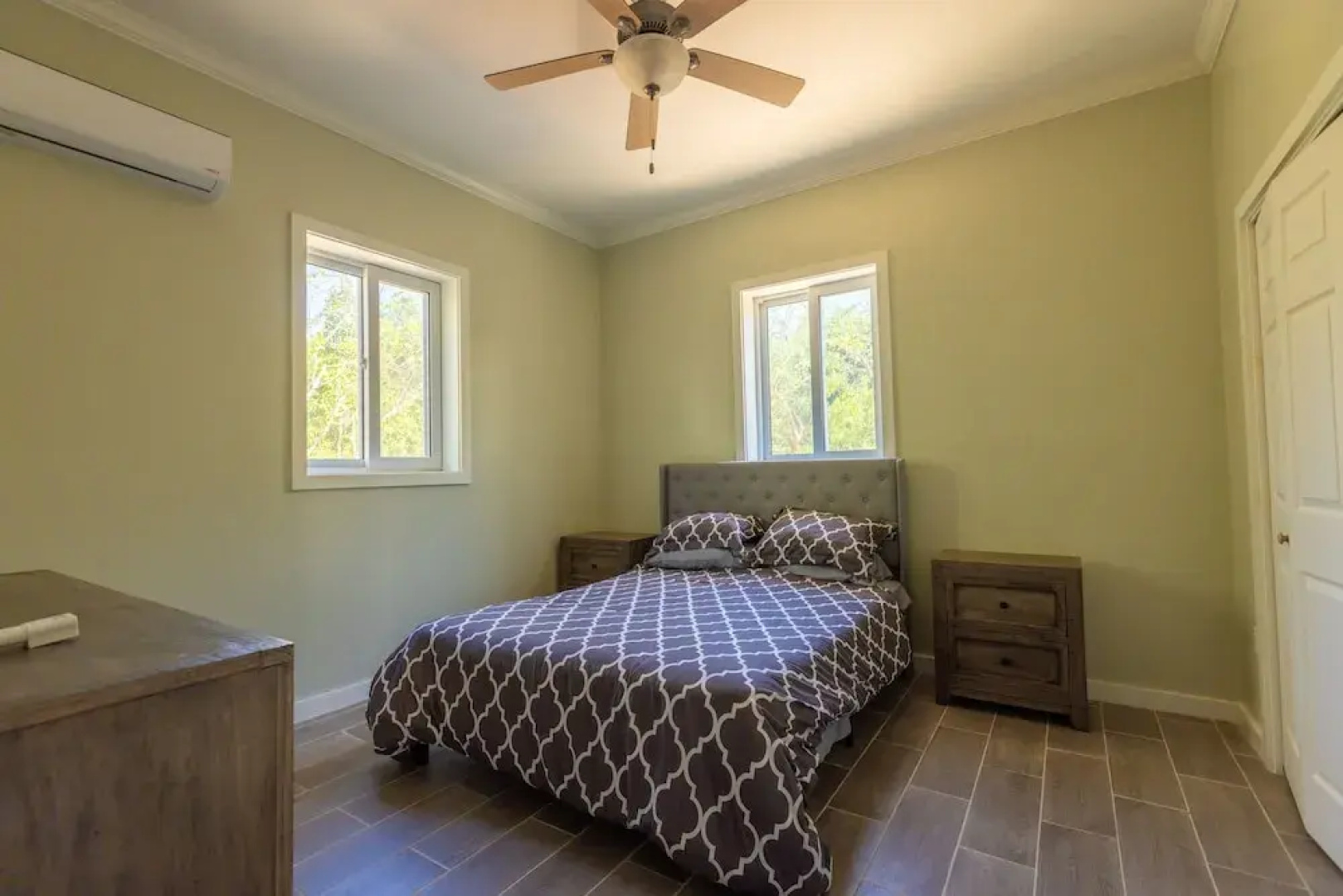 Seas The Day - Brand New Villa W/ocean View, Walk To Rainbow Bea 3 Bedroom Home
