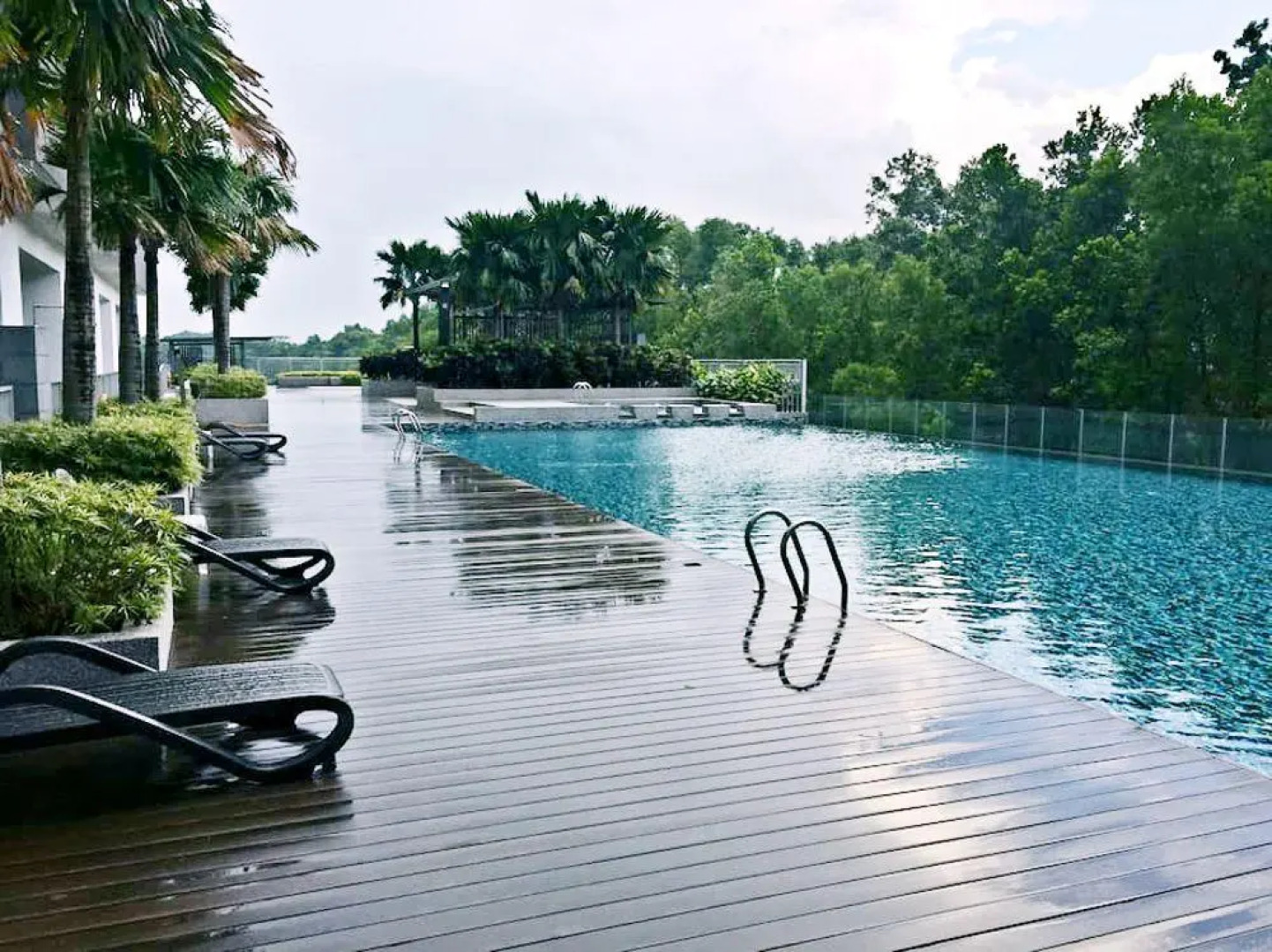 Sky Loft JB Guest House