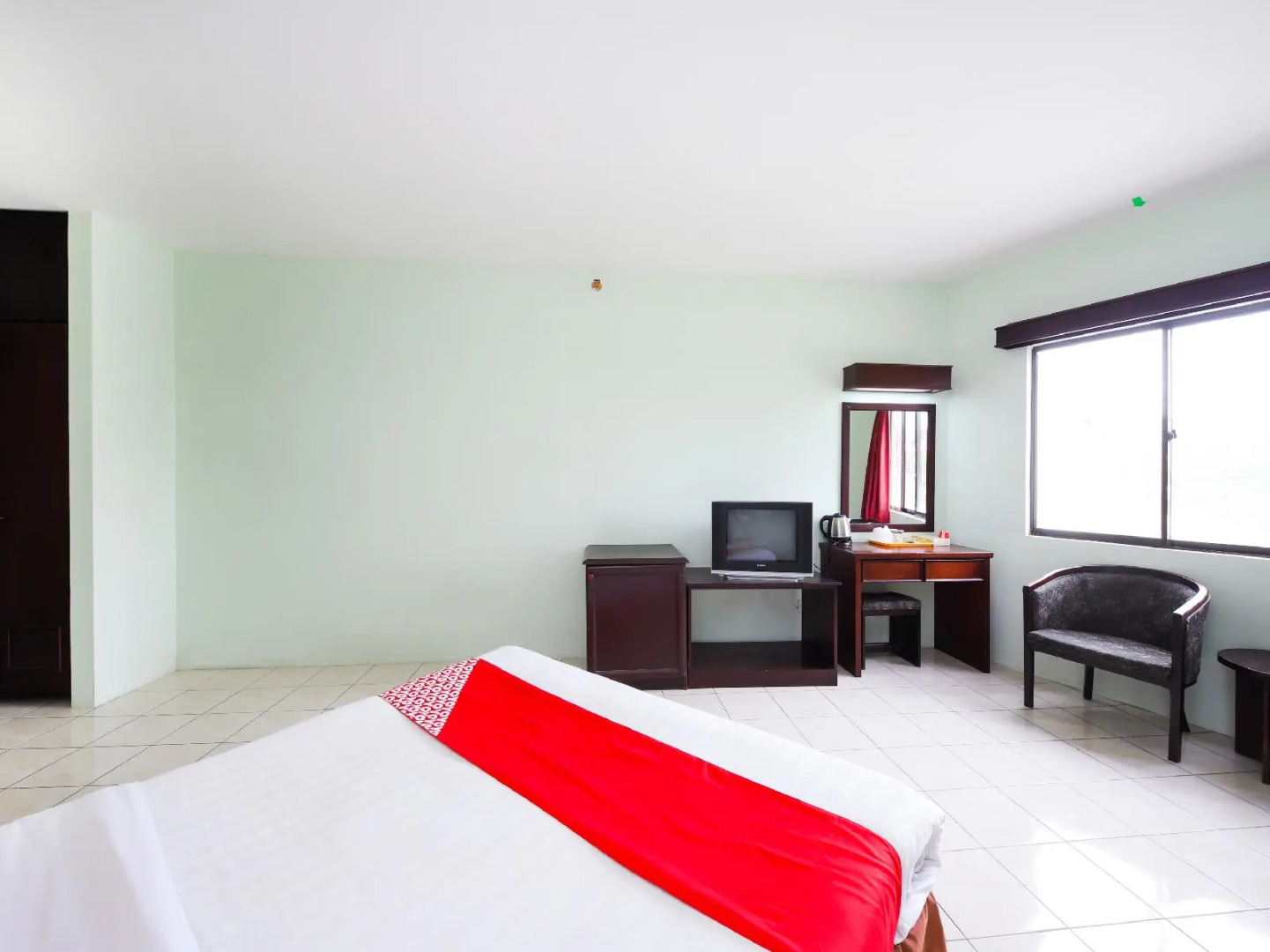 OYO 43955 N9 Business Hotel