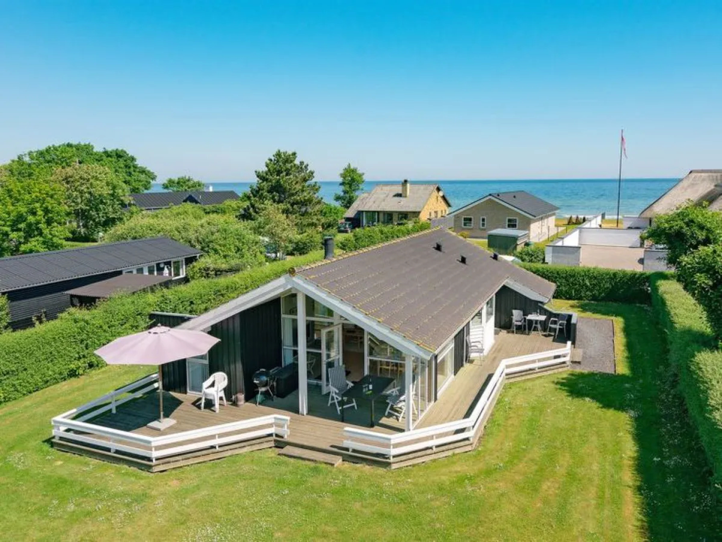 "Maybritt" - 100m from the sea in Funen