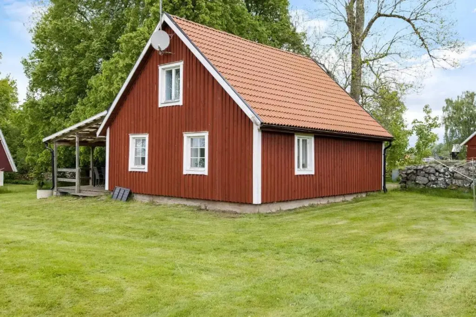 Cozy cottage at Bolmstad Sateri by Lake Bolmen