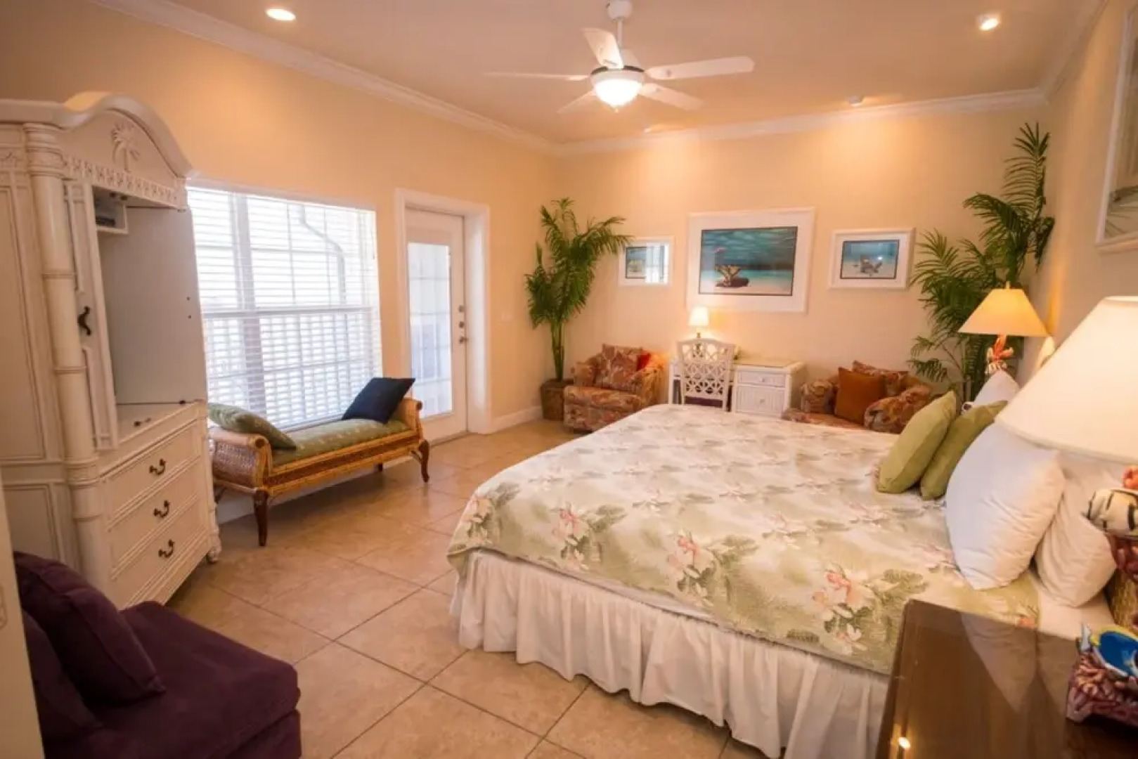 Tortuga Inn Beach Resort