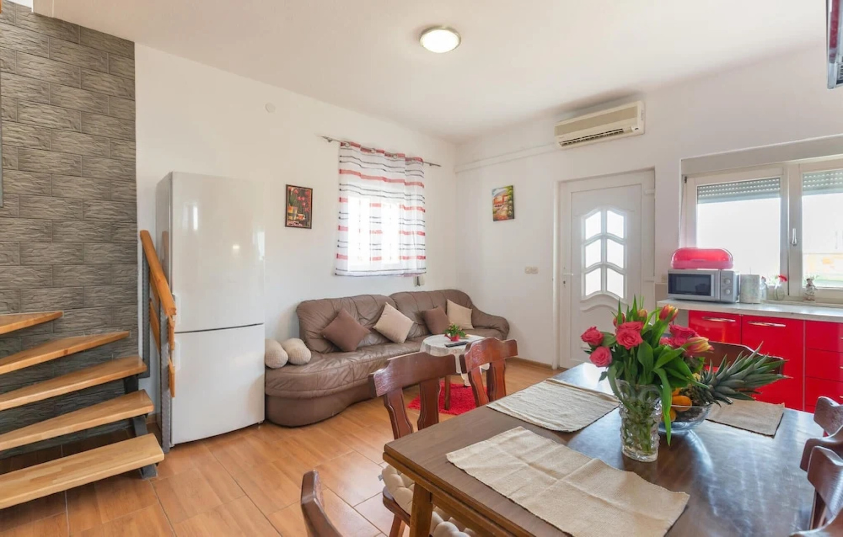 Beautiful Home in Makarska With 3 Bedrooms, Wifi and Outdoor Swimming Pool