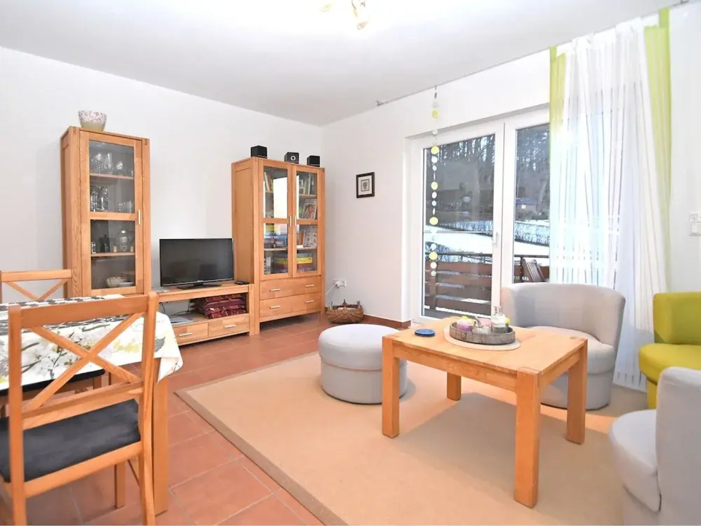 Bright Apartment With Private Balcony and use of Garden in the Weser Uplands