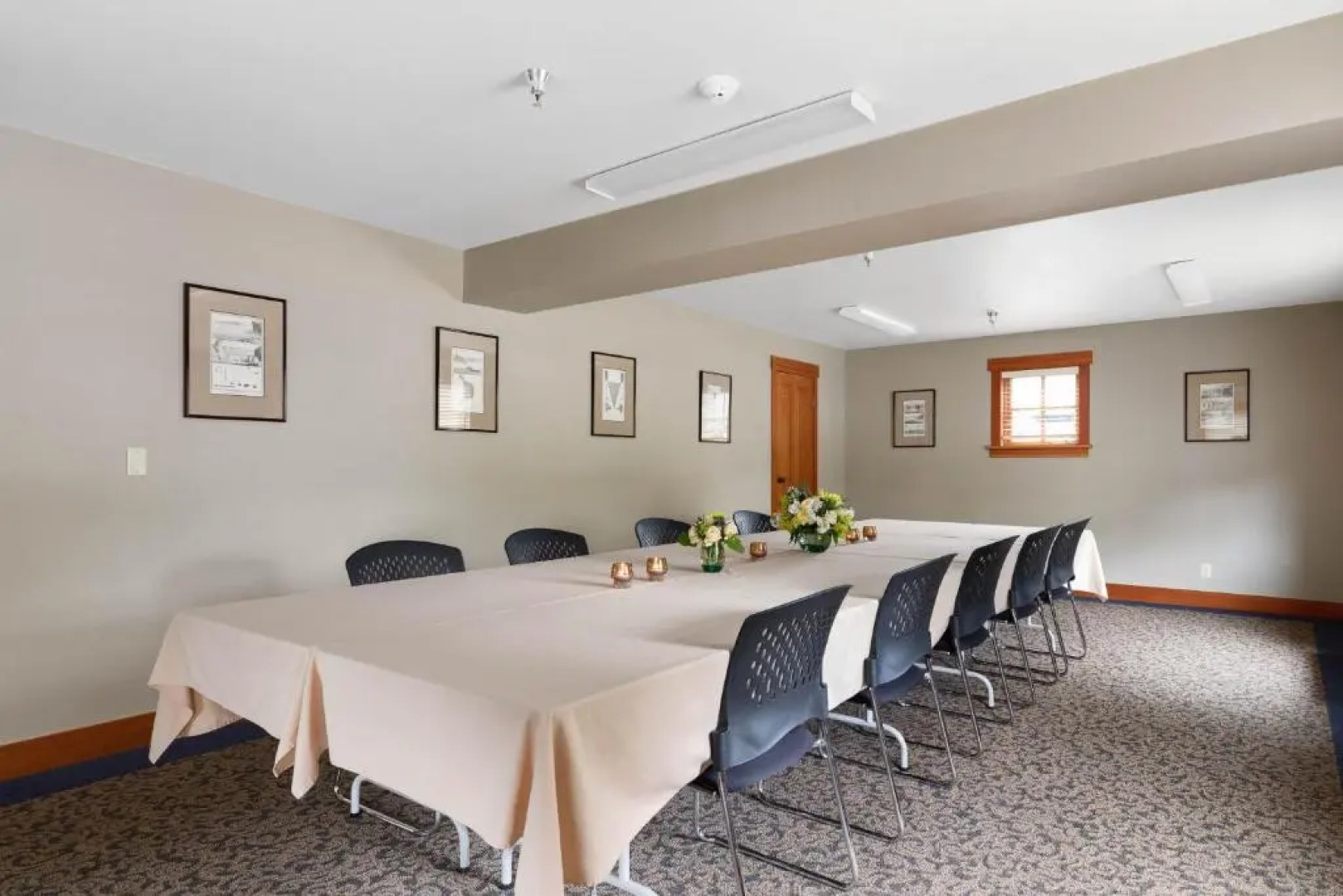 La Conner Channel Lodge