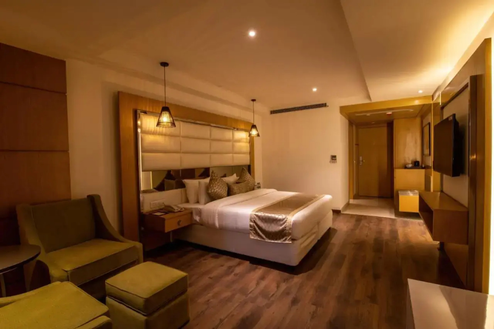 The Pristine Hotel Kanpur