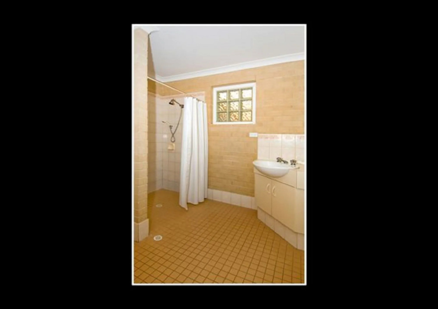 Albany Holiday Units