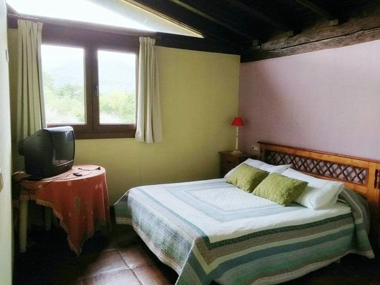 Casa Rural y Apartamentos Haizeaberri