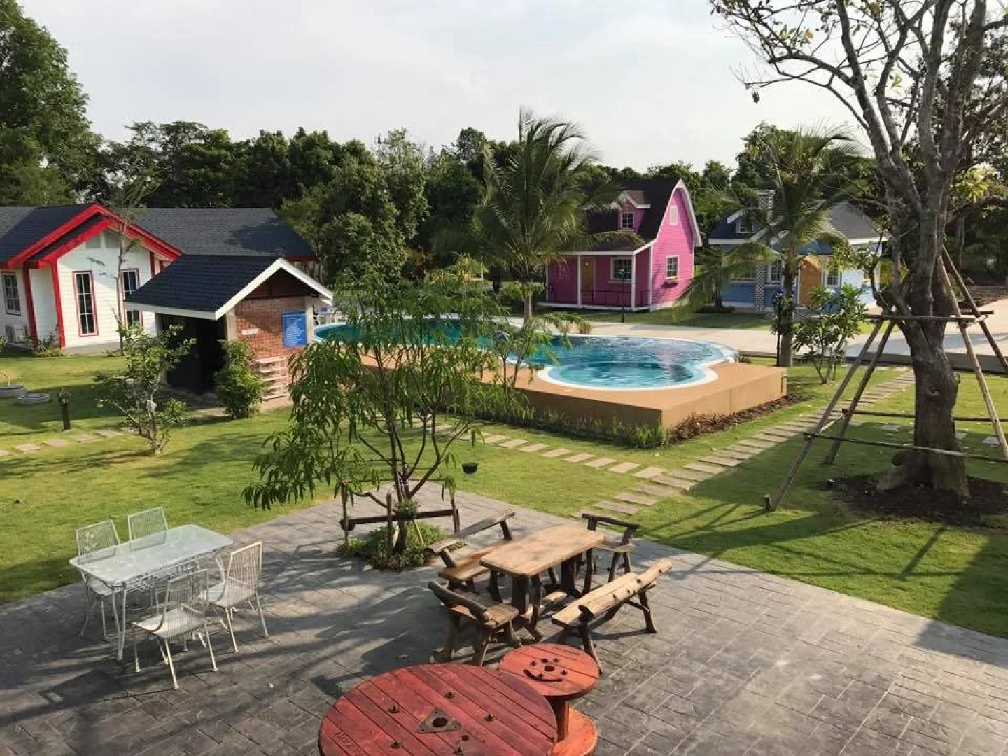 Full Frame Resort by OYO