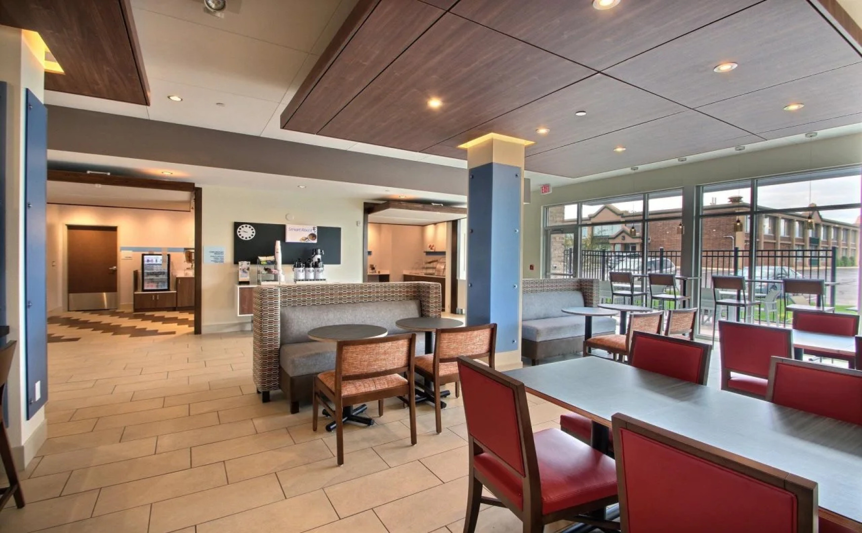 Holiday Inn Express & Suites Fond Du Lac by IHG