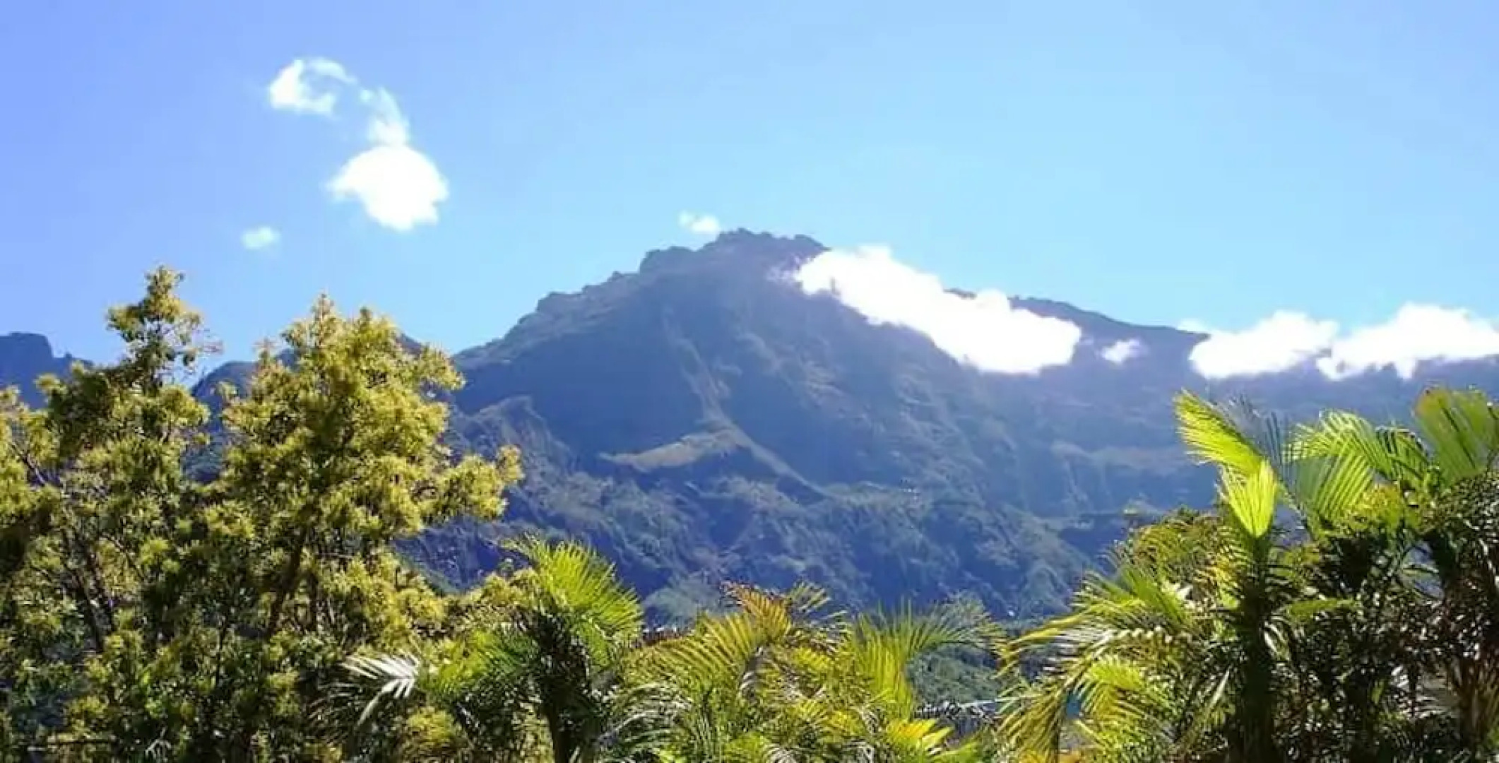 House With 3 Bedrooms in Cilaos, With Wonderful Mountain View, Furnished Garden and Wifi - 40 km From the Beach